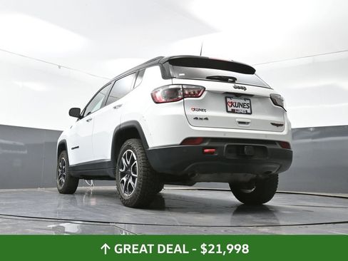 Used 2025 Jeep Compass Trailhawk w/ Trailer Tow Group image 58