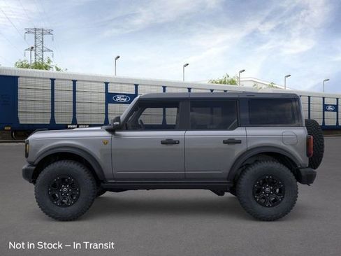 New 2025 Ford Bronco Badlands image 3