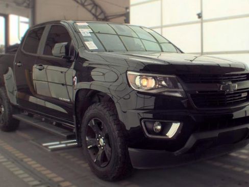 Used 2017 Chevrolet Colorado Z71 AWD/4WD image 4