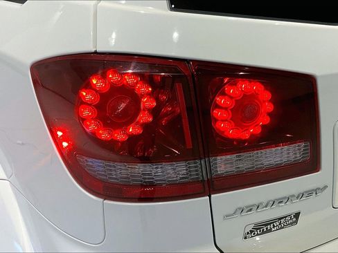 Used 2018 Dodge Journey Crossroad w/ Driver Convenience Group image 22