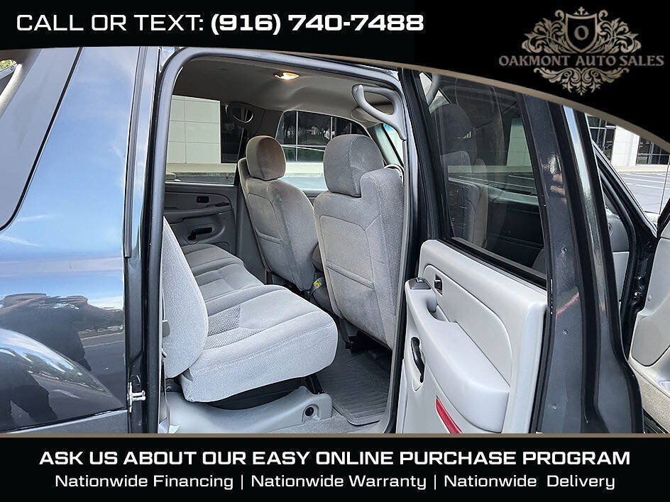 Used 2005 Chevrolet Avalanche Z71 w/ Preferred Equipment Group AWD/4WD image 13
