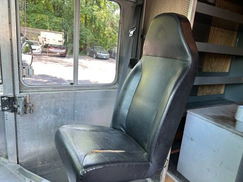 Used 2013 Ford E-350 and Econoline 350 Super Duty w/ Air Conditioning Prep Pkg RWD image 21