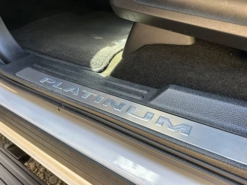 Used 2017 Ford Expedition Platinum AWD/4WD image 15