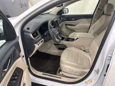 Used 2023 GMC Acadia Denali w/ Denali Ultimate Package image 11