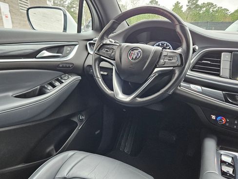 Used 2024 Buick Enclave Premium image 9