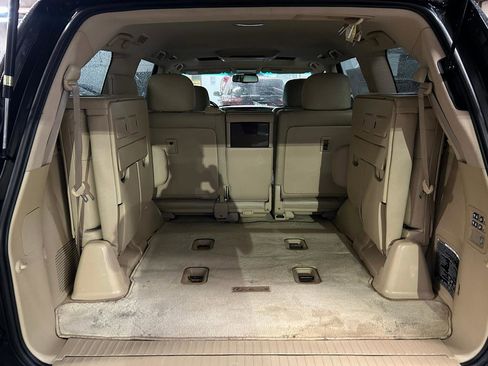 Used 2011 Lexus LX 570 4WD w/ Luxury Pkg image 18