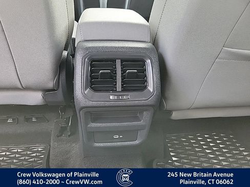 Used 2024 Volkswagen Taos SE AWD/4WD image 47