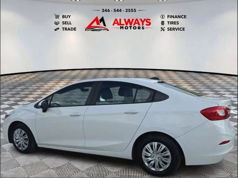 Used 2017 Chevrolet Cruze LS FWD image 23