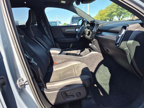 Used 2020 Volvo XC40 T5 R-Design AWD/4WD image 31