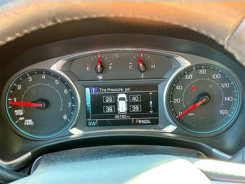 Used 2018 Chevrolet Equinox Premier image 12