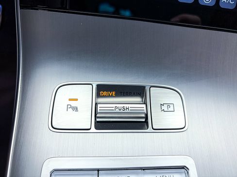 Used 2026 Genesis Electrified GV70 Prestige AWD/4WD image 38