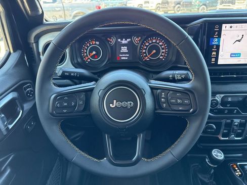 Used 2024 Jeep Gladiator Sport AWD/4WD image 29