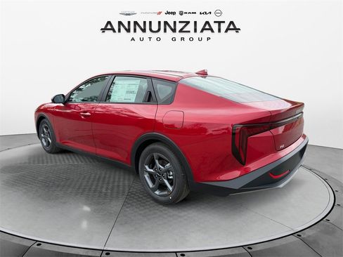 New 2025 Kia K4 LXS image 3