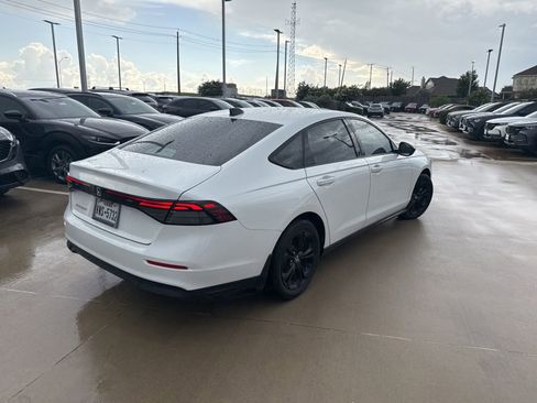 Used 2025 Honda Accord SE image 11