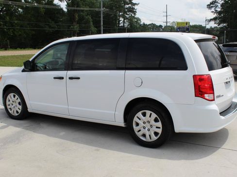 Used 2020 Dodge Grand Caravan SE FWD image 7