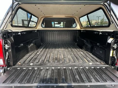 Used 2022 Toyota Tacoma SR5 w/ Black Out Package (TMS) AWD/4WD image 27