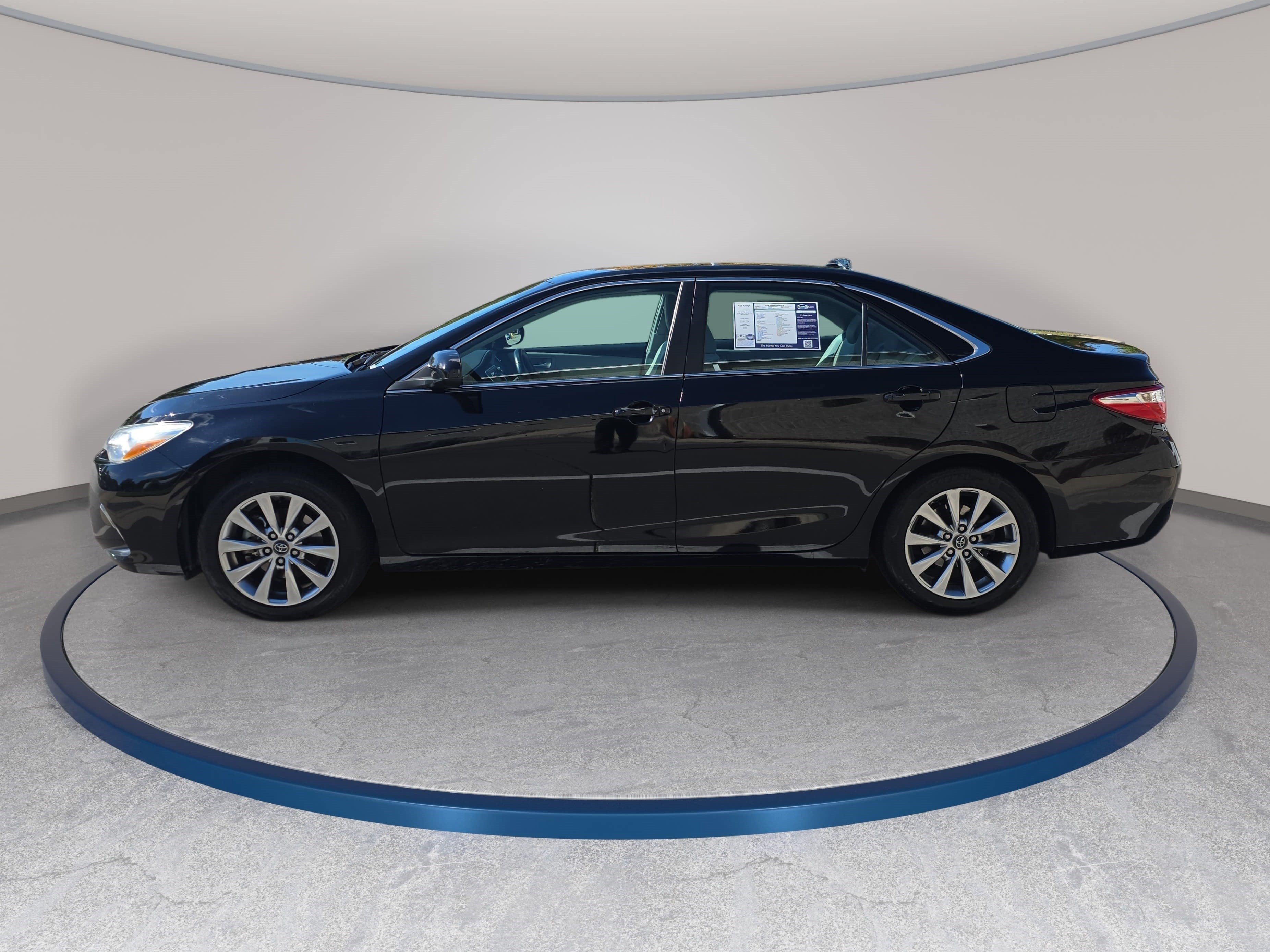 Used 2016 Toyota Camry XLE w/ Moonroof Package FWD image 8