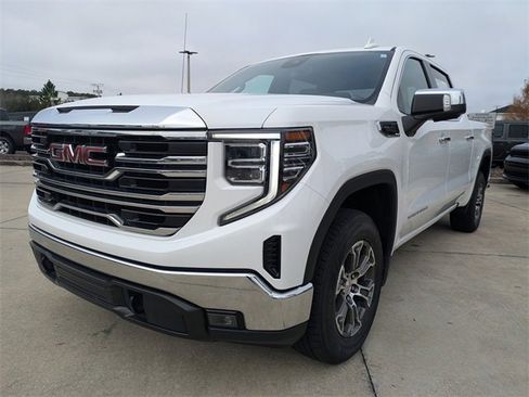 Used 2024 GMC Sierra 1500 SLT image 8