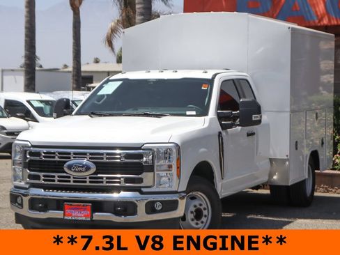 Used 2025 Ford F350 XL w/ XL Chrome Package RWD image 3