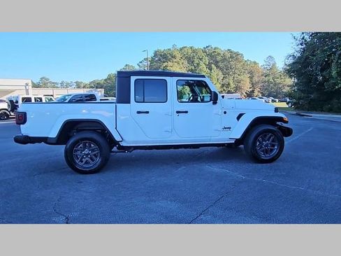 New 2026 Jeep Gladiator Sport image 36