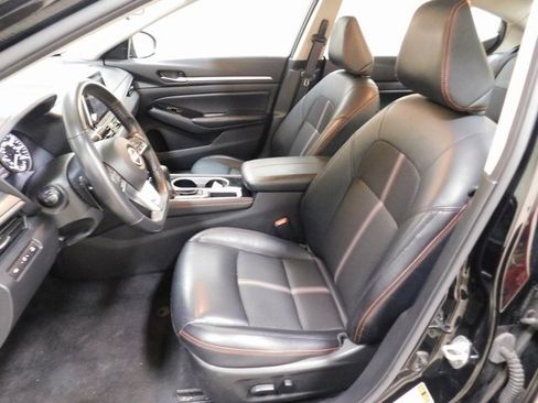 Used 2024 Nissan Altima 2.5 SR image 9