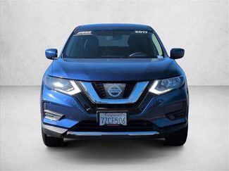 Used 2017 Nissan Rogue S FWD video 2