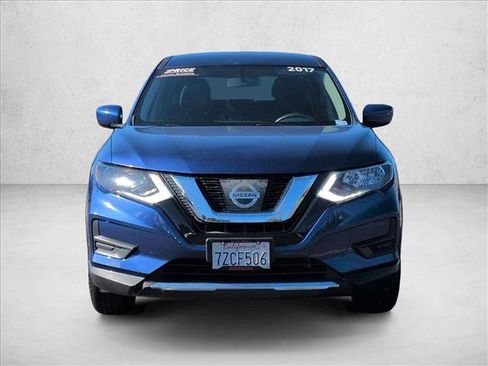Used 2017 Nissan Rogue S FWD image 2