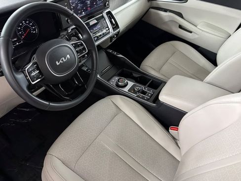 Used 2023 Kia Sorento EX AWD/4WD image 11