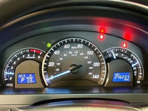 Used 2013 Toyota Camry LE image 9