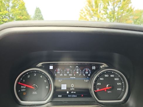 Used 2021 Chevrolet Suburban Premier w/ Premium Package AWD/4WD image 23