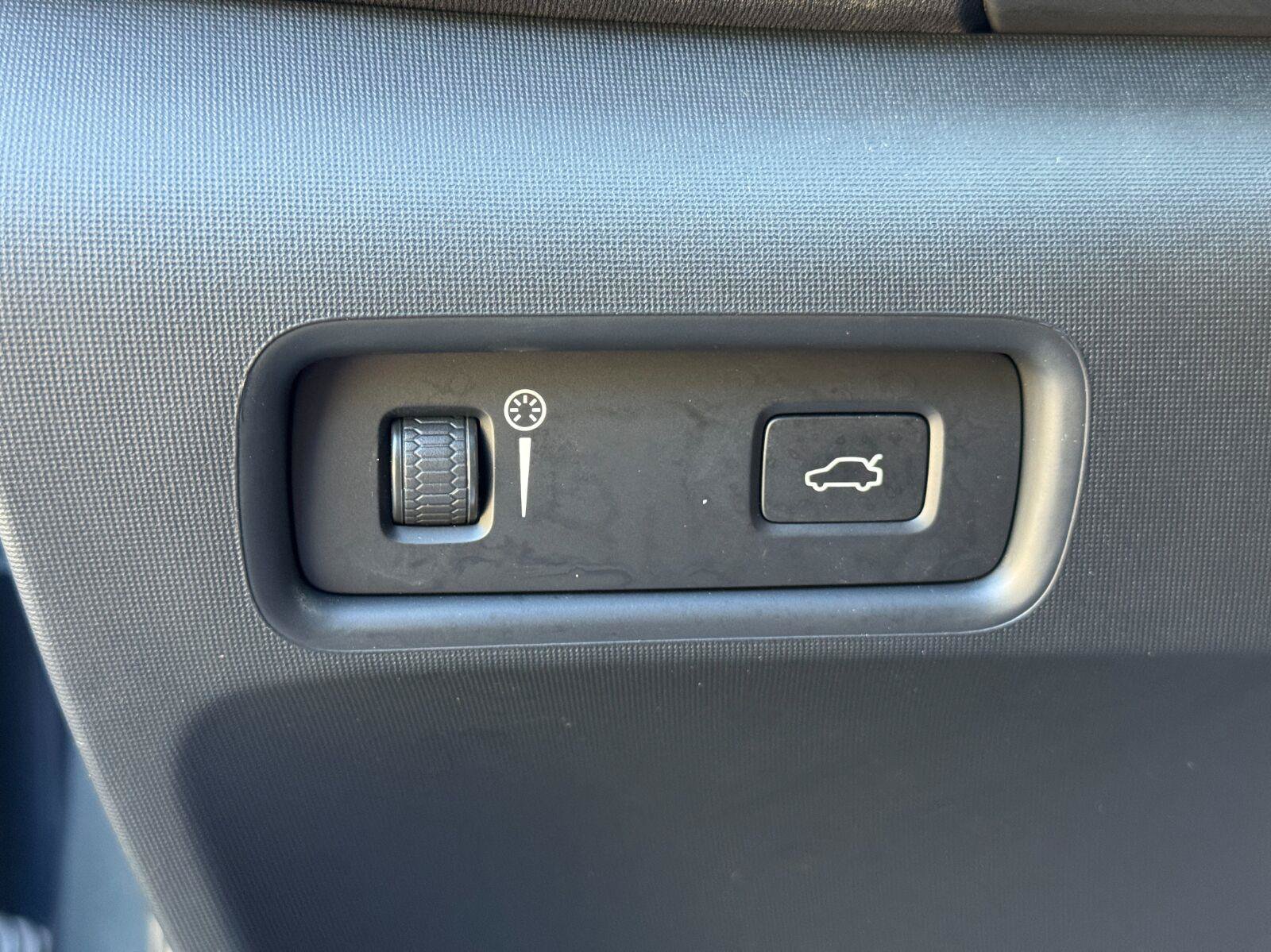 Used 2022 Polestar Polestar 2 w/ Performance Package AWD/4WD image 18