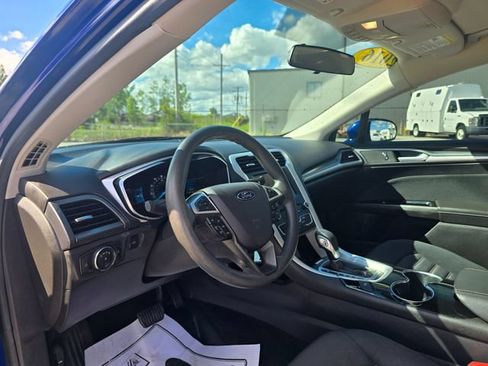 Used 2016 Ford Fusion SE FWD image 11