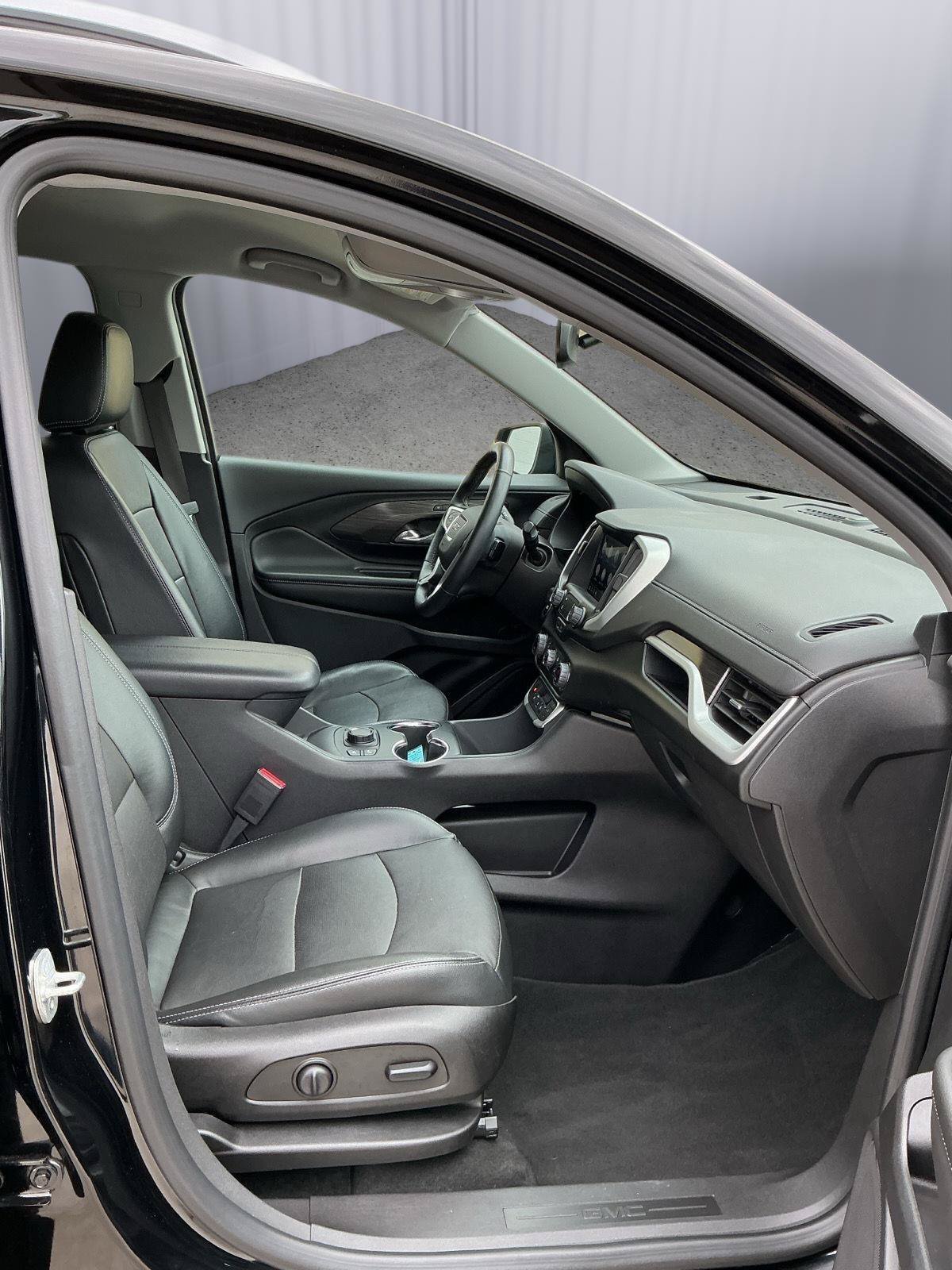 Used 2023 GMC Terrain SLT FWD image 24