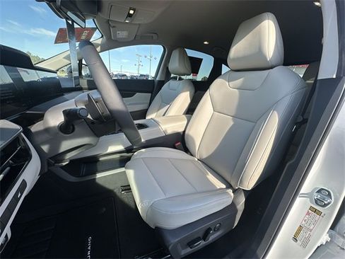 Certified 2025 Nissan Murano SV image 13