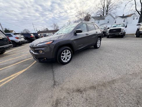 Used 2014 Jeep Cherokee Latitude image 23
