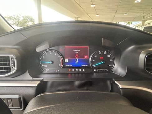 Used 2022 Ford Explorer XLT w/ Equipment Group 202A image 38