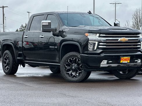 Used 2023 Chevrolet Silverado 3500 High Country image 2