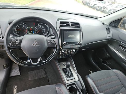 Used 2025 Mitsubishi Outlander Sport SE AWD/4WD image 16