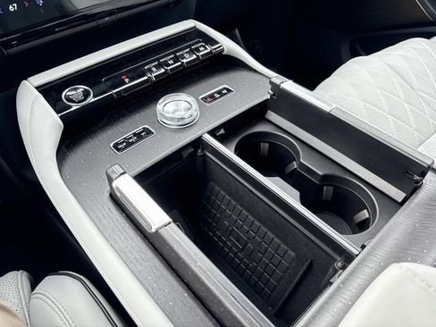 New 2026 Lincoln Navigator L Black Label w/ Black Label Special Edition AWD/4WD image 30