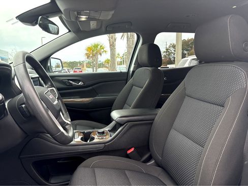 Used 2023 GMC Acadia SLE w/ Driver Convenience Package image 18