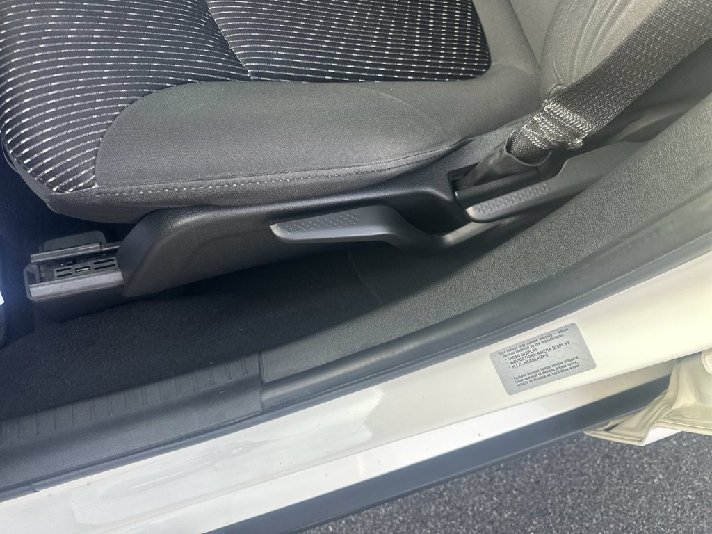 Used 2017 Dodge Journey SE w/ Flexible Seating Group FWD image 18