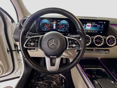 Used 2022 Mercedes-Benz GLA 250 4MATIC image 13