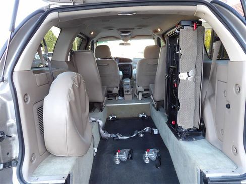 Used 2003 Ford Windstar SE image 9