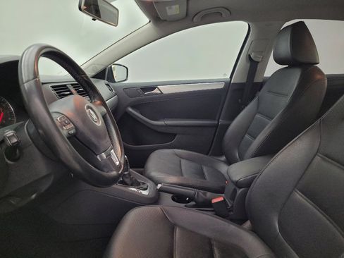 Used 2013 Volkswagen Jetta SE FWD image 17