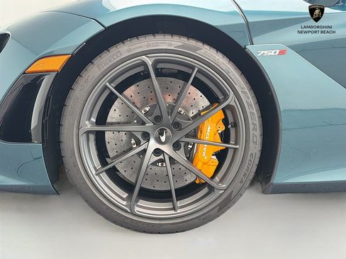 Used 2024 McLaren 750S RWD image 21