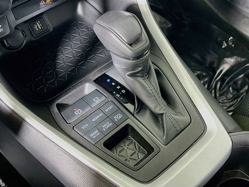 Certified 2025 Toyota RAV4 LE AWD/4WD image 15