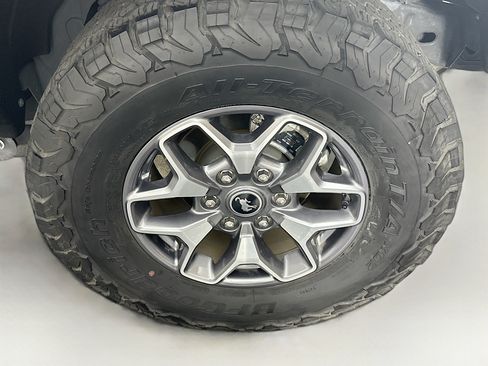 Used 2025 Ford Bronco Badlands AWD/4WD image 11