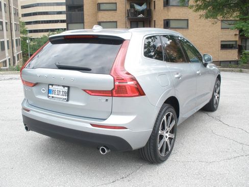Used 2018 Volvo XC60 T5 Momentum AWD/4WD image 11