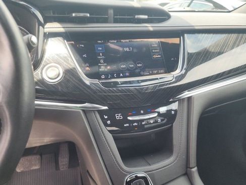 Used 2021 Cadillac XT6 Premium Luxury AWD/4WD image 9