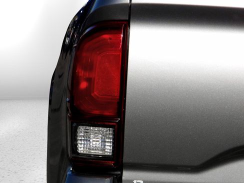 Used 2020 Toyota Tacoma SR image 10